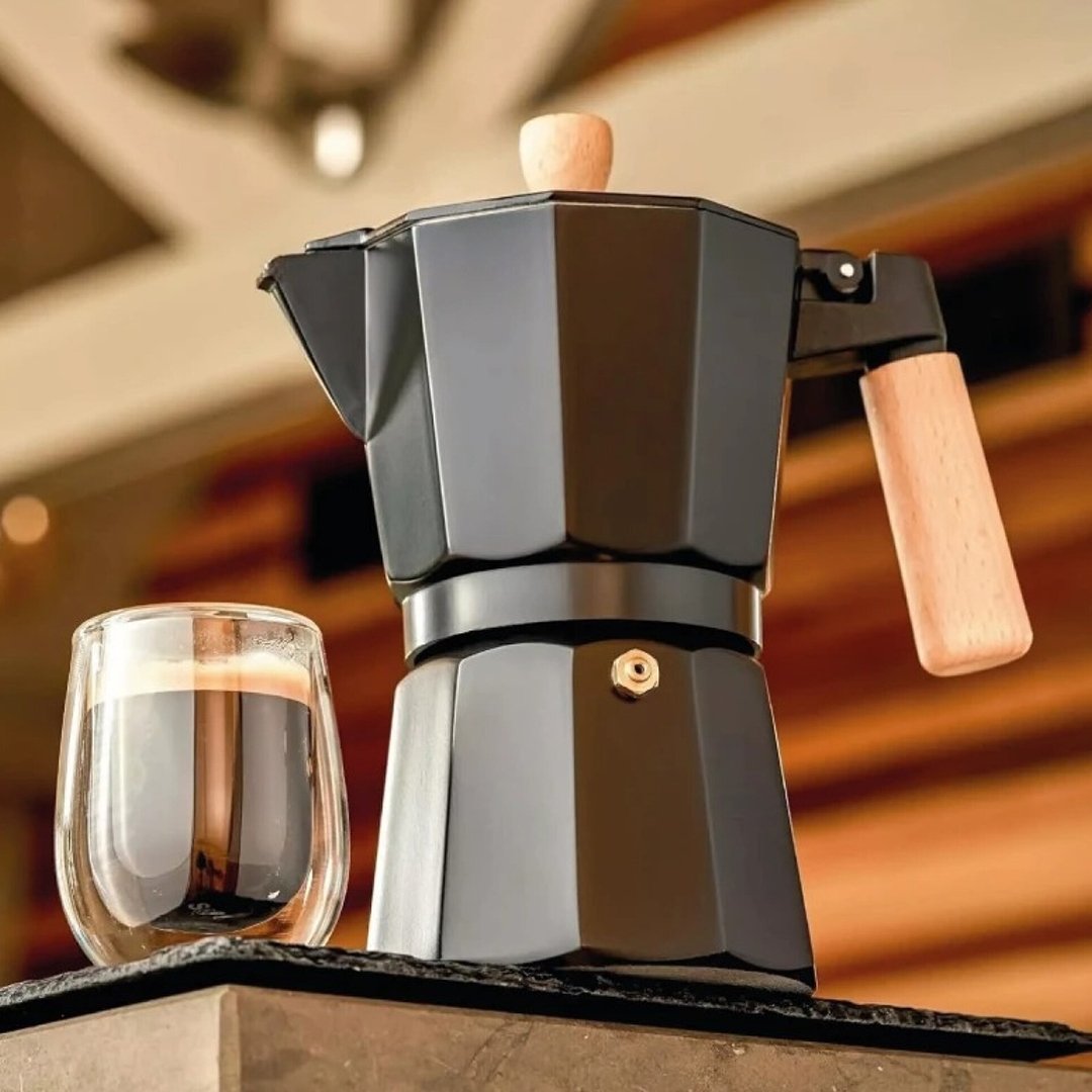 Cafetera Italiana Negra de 6 Tazas Con Mango Madera - Imagen 2